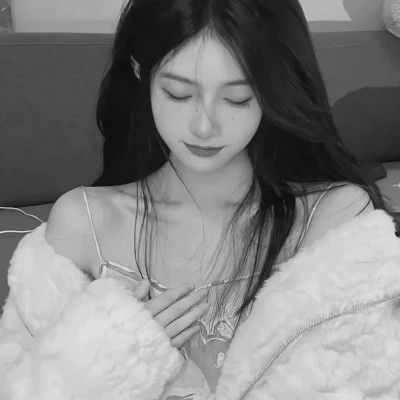 黑白气质美女头像图片