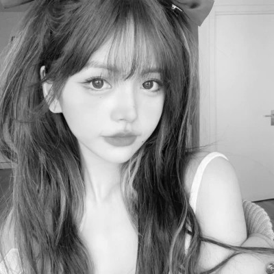 黑白气质美女头像图片