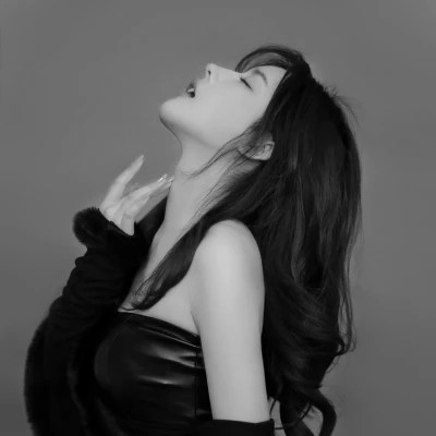 黑白气质美女头像图片
