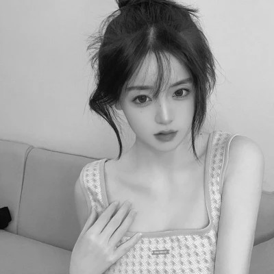 黑白气质美女头像图片