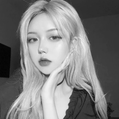 高质量黑白温柔女头像