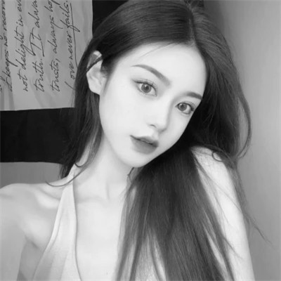 黑白女生微信头像