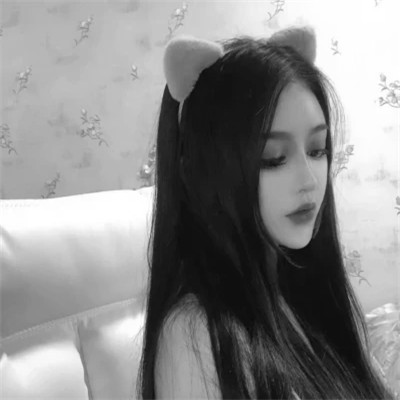 黑白女生微信头像