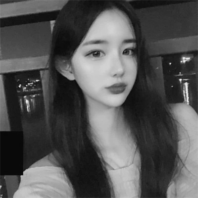 黑白女生微信头像