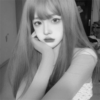 黑白女生微信头像