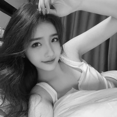 黑白女生微信头像
