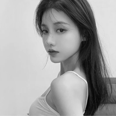 黑白女生微信头像