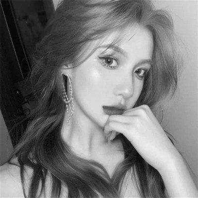 小众黑白ins风真人头像女