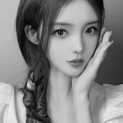 小众黑白ins风真人头像女