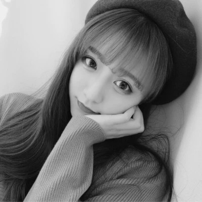 小众黑白ins风真人头像女
