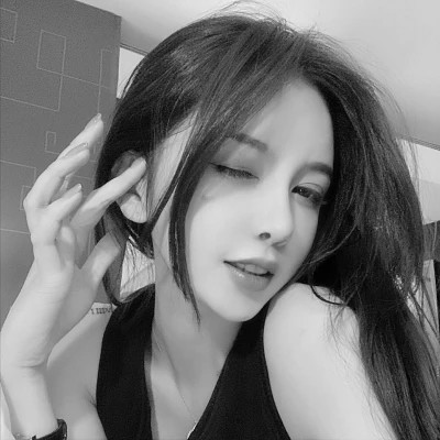 小众黑白ins风真人头像女