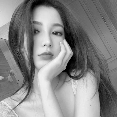 小众黑白ins风真人头像女