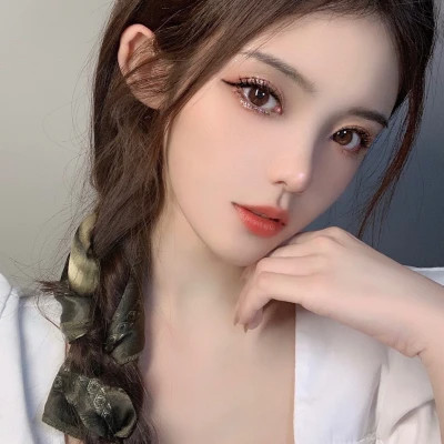 2025最流行的微信头像图片女