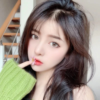 2025最流行的微信头像图片女