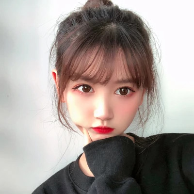 2025最流行的微信头像图片女