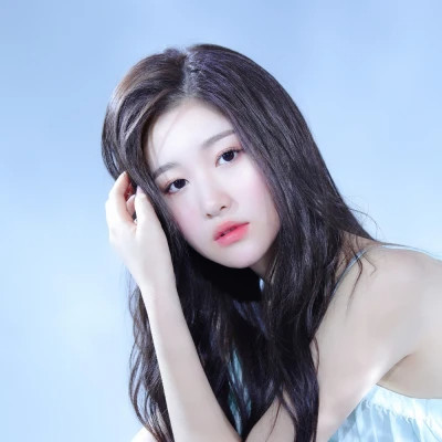 2025最流行的微信头像图片女