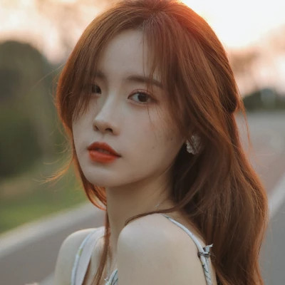 2025最流行的微信头像图片女