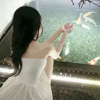 2025最新唯美头像背影女生漂亮图片