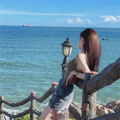 qq头像自由的女生高清图片