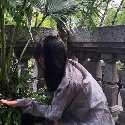 头像图片大全2025女生真人