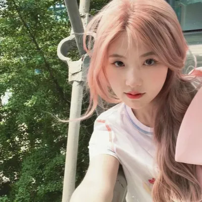 头像图片大全2025女生真人