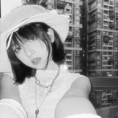 优质真人黑白头像女生