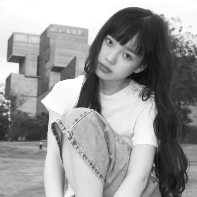 优质真人黑白头像女生