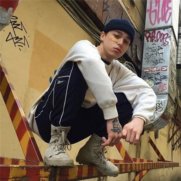 戒哥高清头像图片