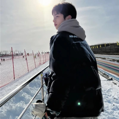 2025男生高清真人帅气头像