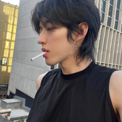 2025最火真人男生微信头像
