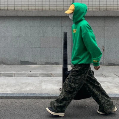 2025最火真人男生微信头像
