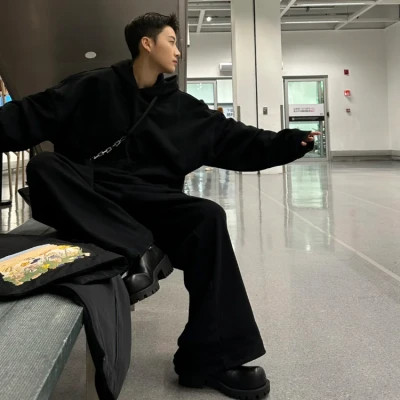 2025最火真人男生微信头像