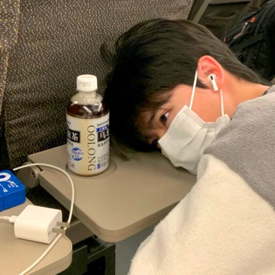 2025最新又酷又飒男生头像