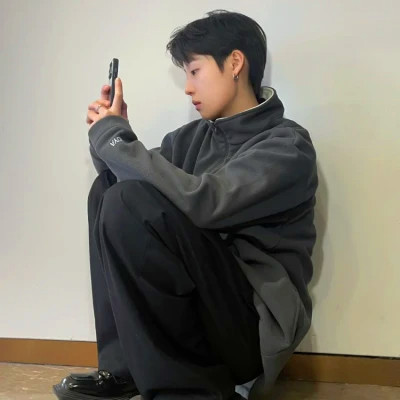 2025最新又酷又飒男生头像
