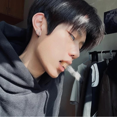 2025最新个性超潮少年感男生头像