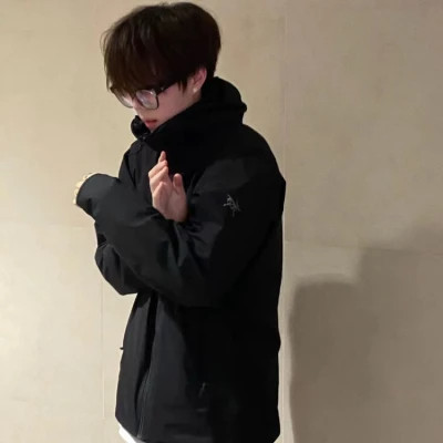 2025最新个性超潮少年感男生头像