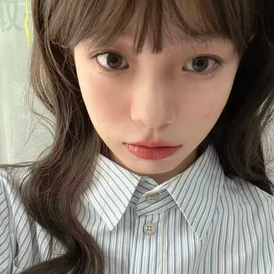 2025新款好看的头像女生