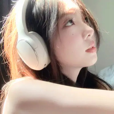 2025新款好看的头像女生