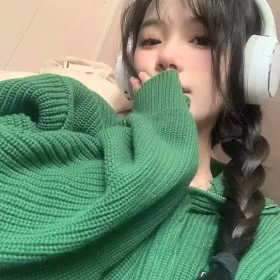 2025新款好看的头像女生