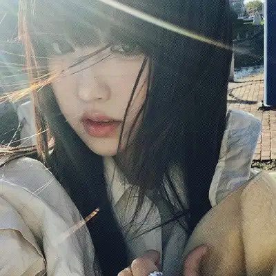2025新款好看的头像女生