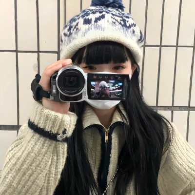 2025新款好看的头像女生
