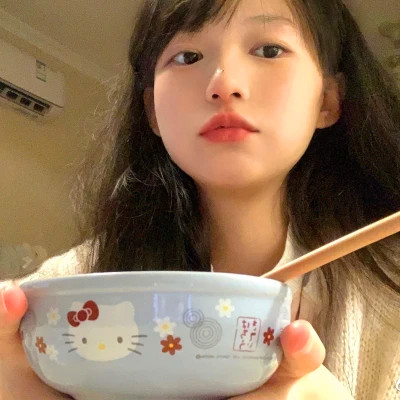 2025新款好看的头像女生
