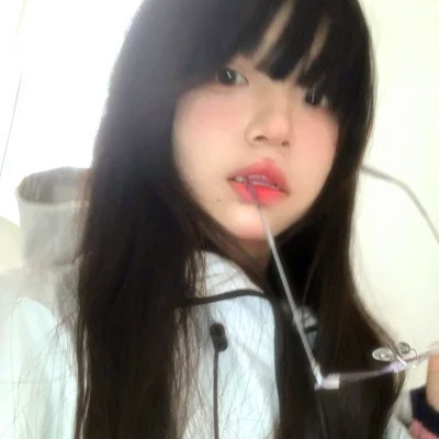 2025新款好看的头像女生