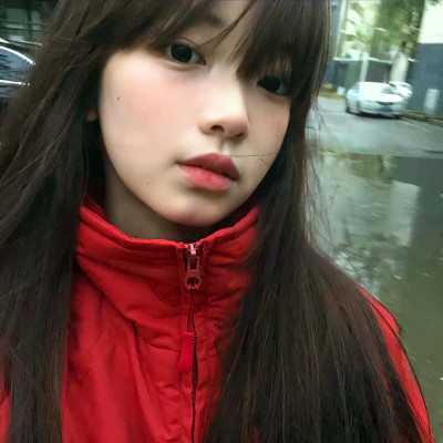 2025新款好看的头像女生