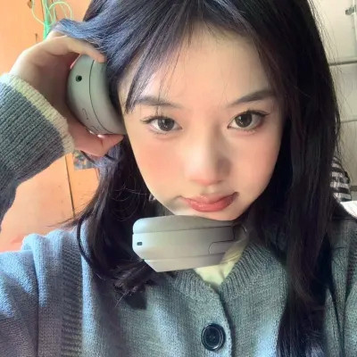 2025新款好看的头像女生