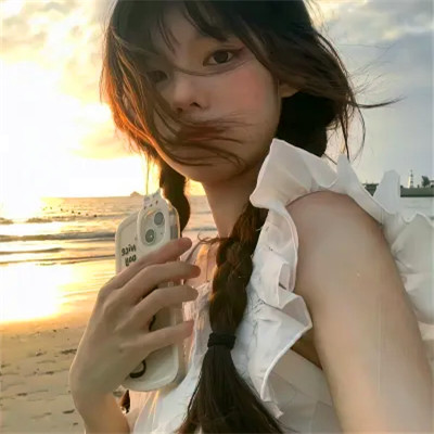 2025新款好看的头像女生