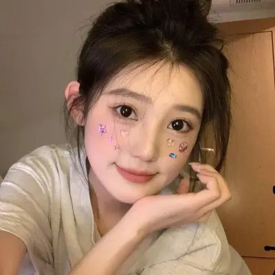 真人宝藏女孩的专属头像