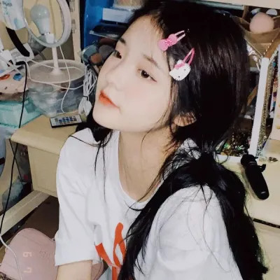 真人宝藏女孩的专属头像
