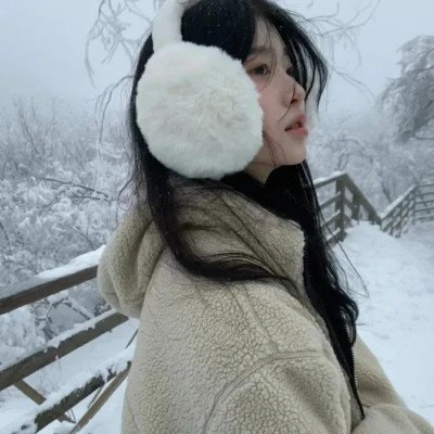 微信女生干净有品位的头像
