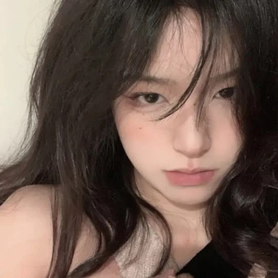 微信女生干净有品位的头像